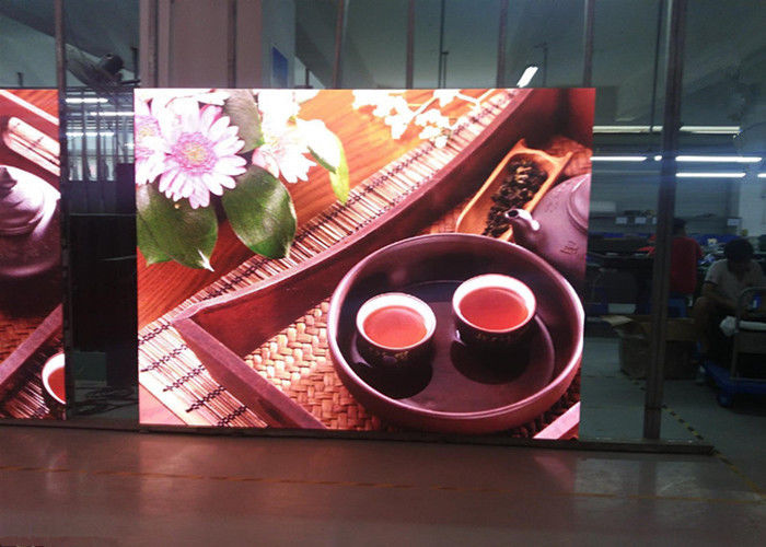 Das Zeigen des Stalls führte Platte farbenreiche 2.5mm Helligkeit der Pixel-Neigungs-1300cd 1500 Hz fournisseur